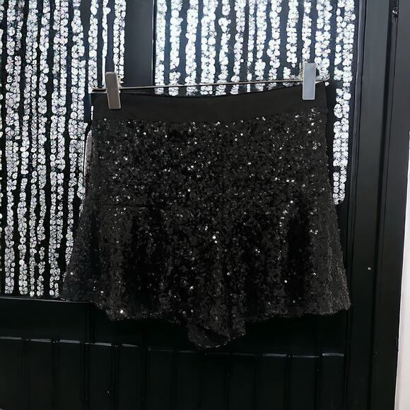Sexy Black Sequin Covered Shorts Small Lined Hotpants Datenight Glam Hollywood - Picture 2 of 12